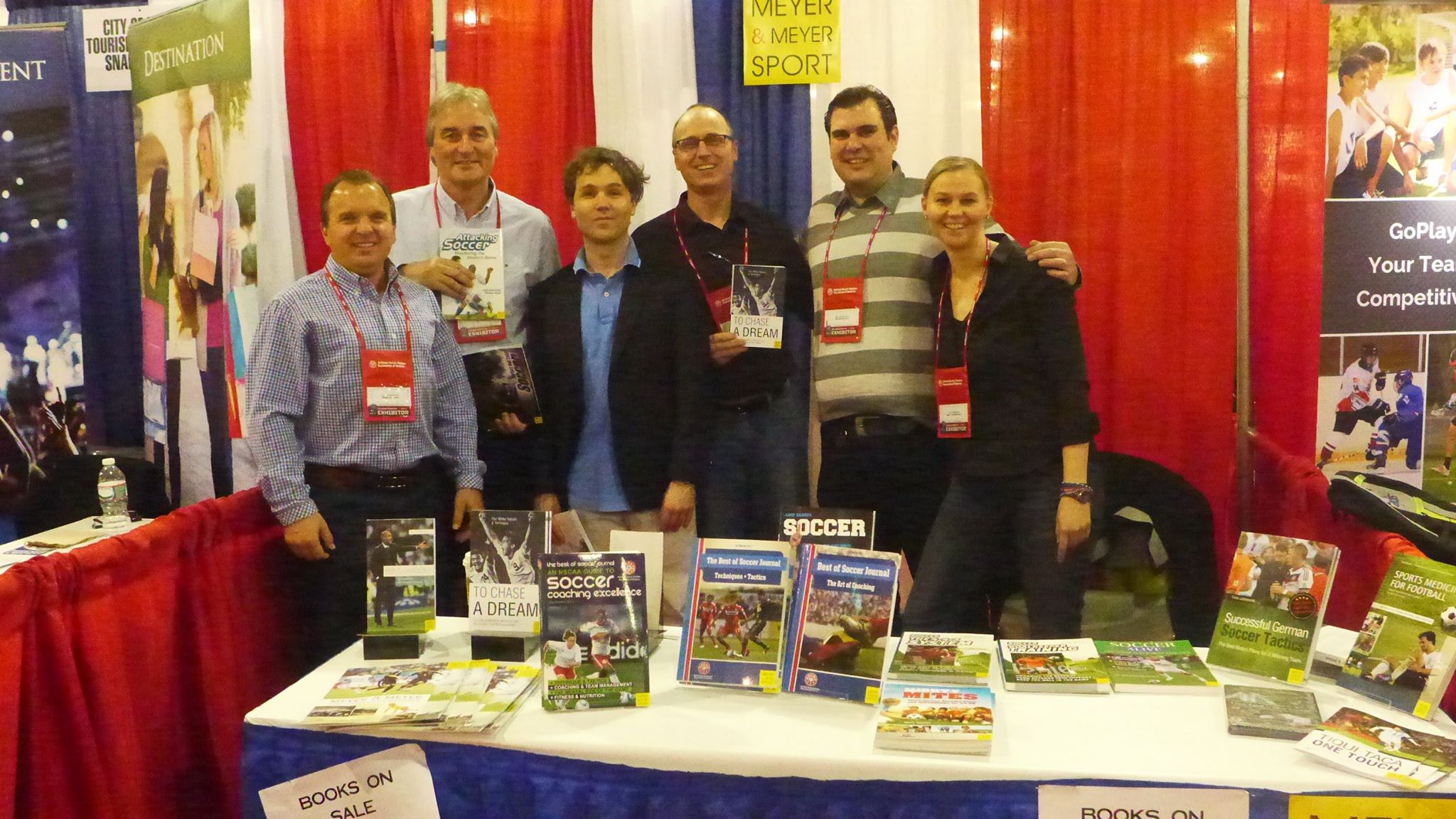 Peter Schreiner at the NSCAA Convention 2015 presention his new book at the booth of Meyer&Meyer publisher