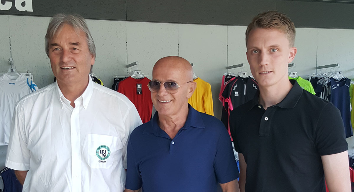 Peter Schreiner and Steven Turek here with Arrigo Sacchi (70 years old, winner of the World Trophy 1989 and 1990 with AC Milano and many more)