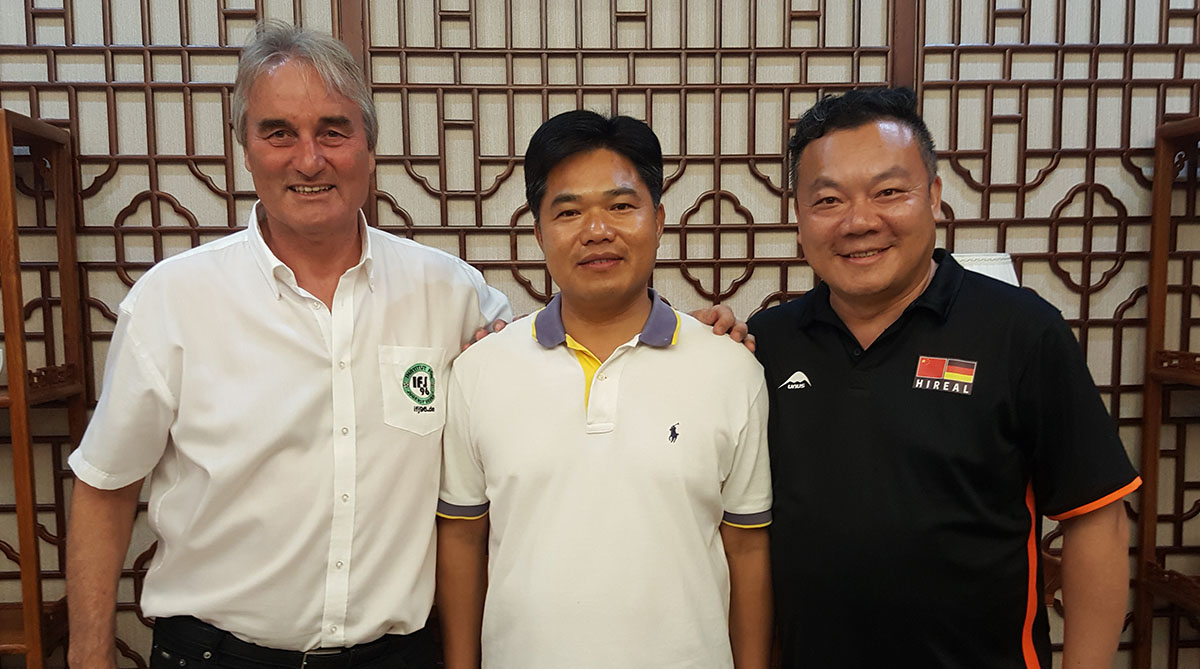 Quiuping Sheng - Mayor of Yiwu - invited Peter Schreiner and Mr. Hu for dinner,