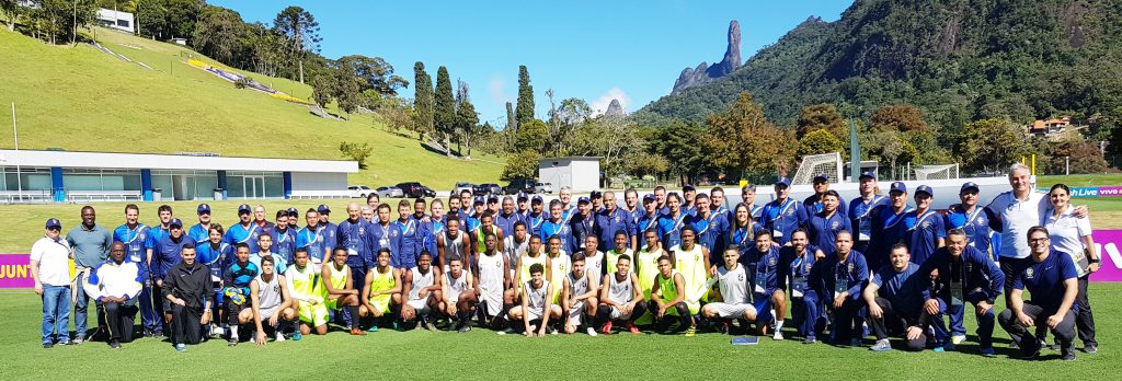 Participants, organizers, speakers, translator and presentation group