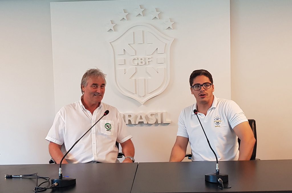 Henrique und Peter Schreiner hier im Presseraum des Ausbildungszentrums der CBF.