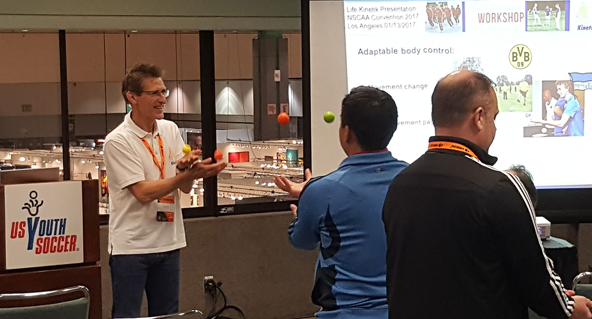 Horst Lutz, der Erfinder von Life Kinetik hier in Los Angeles auf dem NSCAA Convention 2017