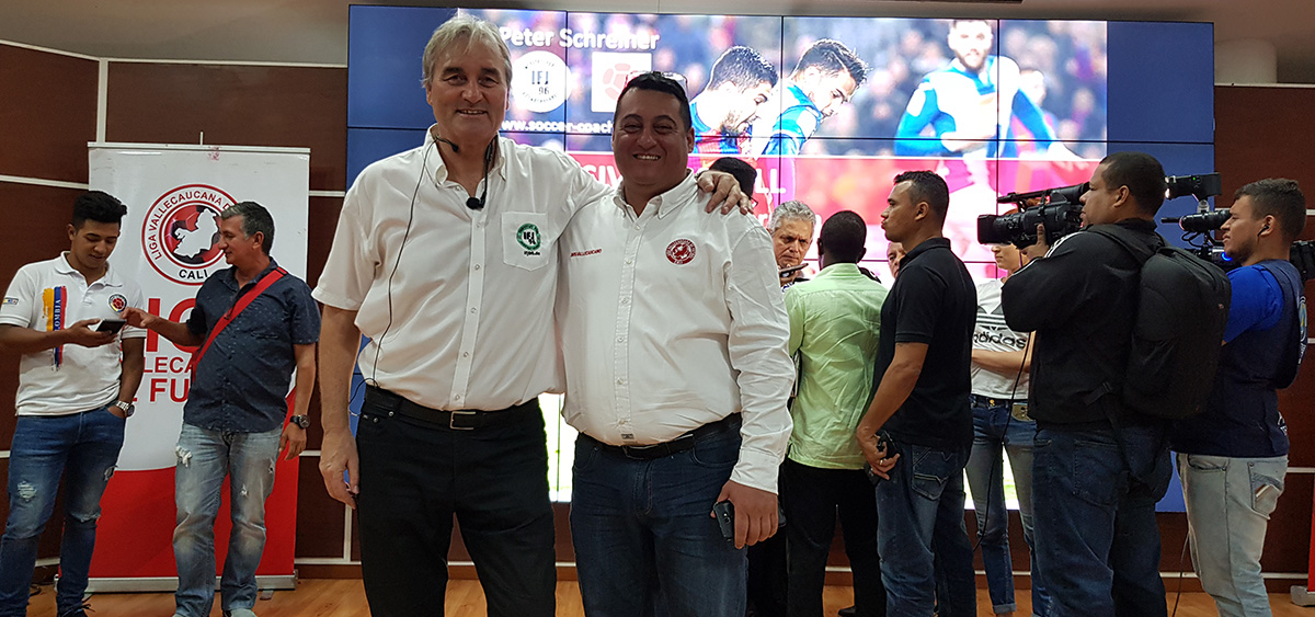 Der Präsident des Fußballverbandes in Valle del Cauca organisierte eine perfekte Seminarreihe. Die Trainer waren begeistert!